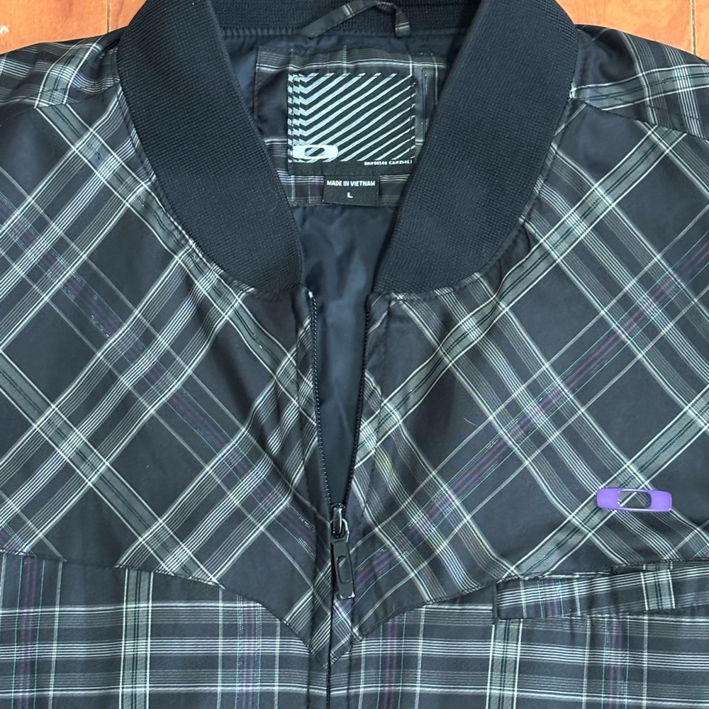 Oakley Black and Gray Plaid Bomber Jacket - Size Large - Picture 2 of 7
